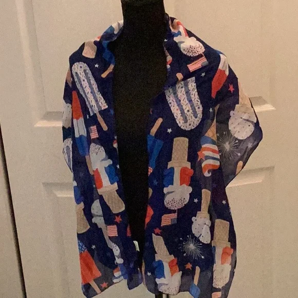 ❤️🇺🇸NWOT Fun Flag Scarf Closet Must Have ❤️🇺🇸 - Picture 2 of 7